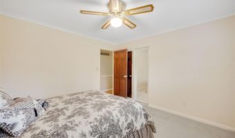 114 Breezeview Dr, Ballwin, MO 63021