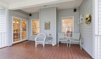 135 Suntree Dr, Advance, NC 27006