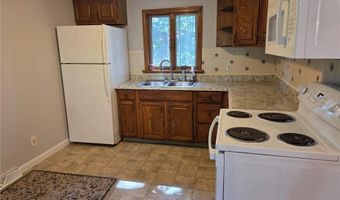 31 Lakeside Dr, Hopkinton, RI 02832