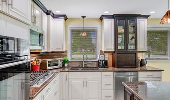 515 Park Club Ln, Amherst, NY 14221