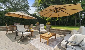 3 Spencer Ct, Clinton, CT 06413