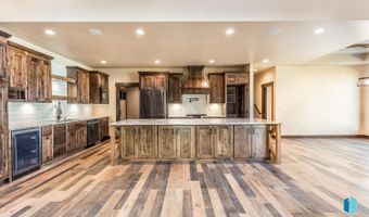 2816 E Sunflower Cir, Brandon, SD 57005