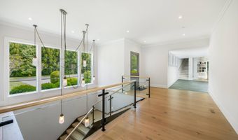 7 Ashwood Ct, Amagansett, NY 11930