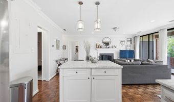 601 WILKES St 301, Alexandria, VA 22314