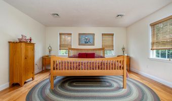 7 Mizzen Ln, Bourne, MA 02532