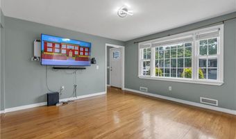 35 Pleasant View Dr, North Providence, RI 02904