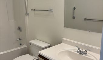 55 Founders Vlg 55, Clinton, CT 06413
