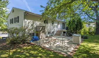 26 Warren Dr, Aberdeen, NJ 07747