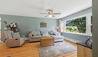 3 S Meadow Dr, Danbury, CT 06811