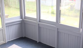 27 Trinity Pl, Amsterdam, NY 12010