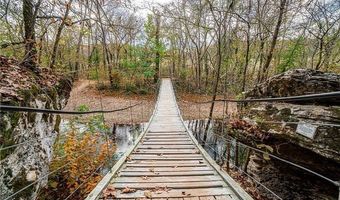 2 Mellor Ln, Bella Vista, AR 72715