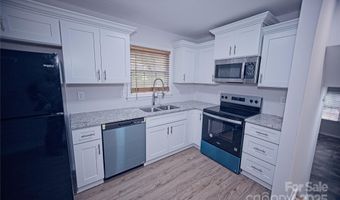 6212 Snowcrest Ct, Charlotte, NC 28212