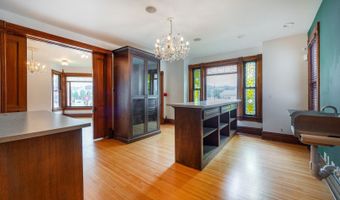 302 S Main St, Algonquin, IL 60102
