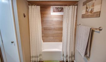6607 Wenzel Rd, Alton, IL 62002