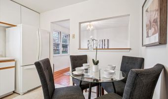 8928 CHELTONHAM Pl, Annandale, VA 22003