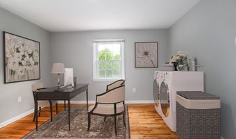17 Alan Ave, Danbury, CT 06811