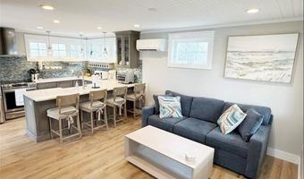 21 Warren Ave 21, Middletown, RI 02842