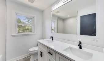 6 S Donald Ave, Arlington Heights, IL 60004