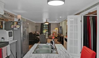 3231 Sardis Lake Dr, Batesville, MS 38606