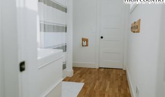 2753 Dutch Creek Rd, Banner Elk, NC 28604