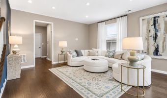 43498 APPLE ORCHARD Sq, Ashburn, VA 20148