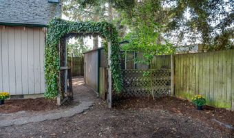 242 38TH St, Springfield, OR 97478