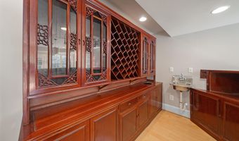 2086 Autumn Hill Dr, Ann Arbor, MI 48103