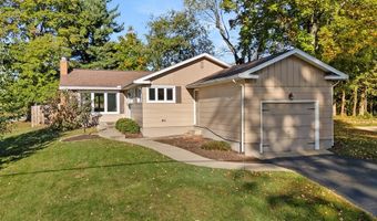 1008 Valley Dr, Ashland, OH 44805