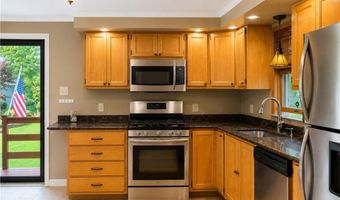 9 Michael Dr, Bristol, RI 02809
