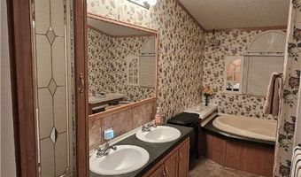 2156 Maxton St, Autryville, NC 28318