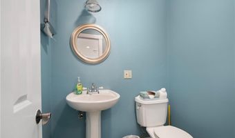 15 Thomas St, North Providence, RI 02911