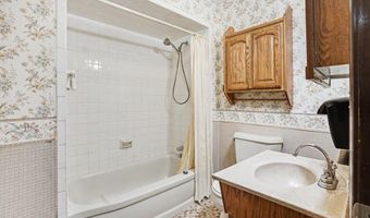1129 N 24th St, Allegan, MI 49010