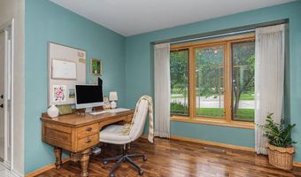 3020 Redbud Cir, Ames, IA 50014