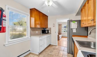 615 Riverside Dr, Bayville, NJ 08721