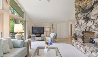 40484 Sunset Dr N, Antioch, IL 60002