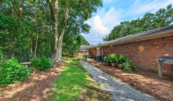 514 Sunset Dr, Bay St. Louis, MS 39520