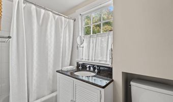 3825 INGOMAR St NW, Washington, DC 20015