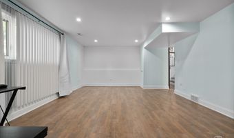 515 W DIVERSEY Ave, Addison, IL 60101