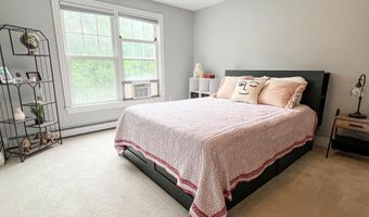 24 Surrey Ln, Falmouth, ME 04105
