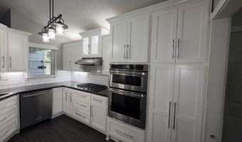 1381 Secretariat Ln, Indianapolis, IN 46217