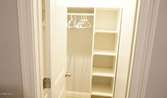 183 Mcdonnell Ave 304, Biloxi, MS 39531