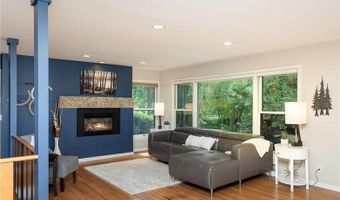 1429 Skiles Ln, Arden Hills, MN 55112