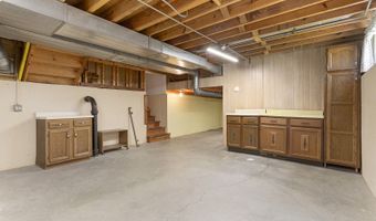 1570 W Goldengate Dr, Addison, IL 60101