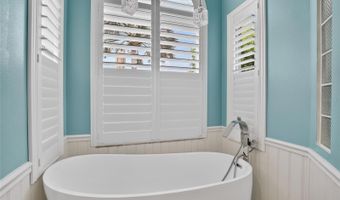 806 EAGLE Ln, Apollo Beach, FL 33572