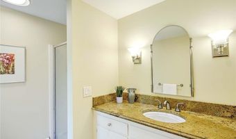 11 Henry Dr, Barrington, RI 02806