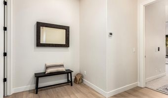 940 W MACAW Dr, Chandler, AZ 85286