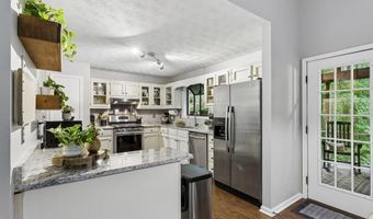 696 Cades Cove Ct, Austell, GA 30106