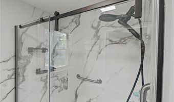 21 Lake Dr, North Kingstown, RI 02852