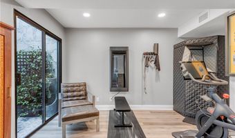 29729 Strawberry Hill Dr, Agoura Hills, CA 91301