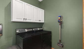 895 Williamsburg Ct, Ashland, OH 44805